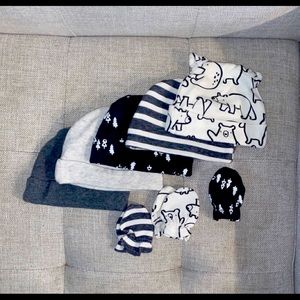 ❤️SOLD❤️Newborn Hats and Mittens Gerber